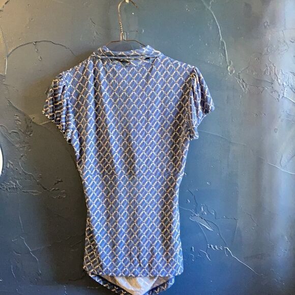 🎁♦️New York & Company Blue Top! 3 for $25 look for♦️bundle items and offer $25 - Picture 6 of 6